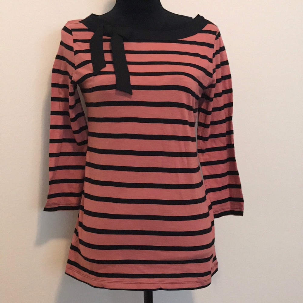 Adorable Ann Taylor Loft top